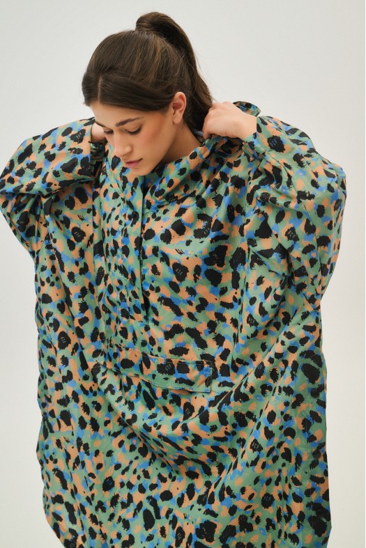 Woman Raincoat hoodie with pocket